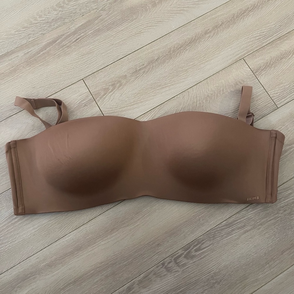 New without tags Skims wireless form strapless bra